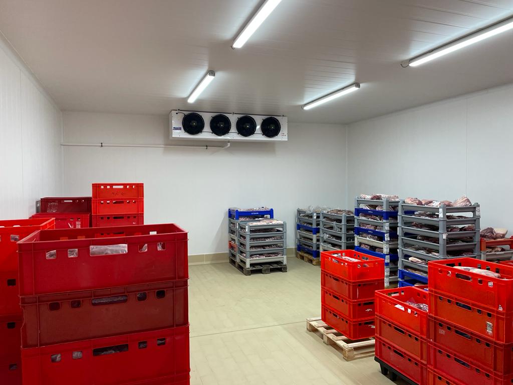 Cella frigorifera ed evaporatore per deposito